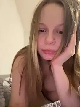 wrenlie online show from February 4, 2025, 5:12 pm