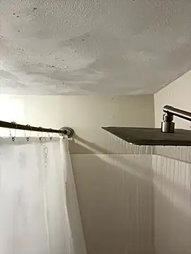 rayyymack online show from November 17, 2025, 11:43 pm