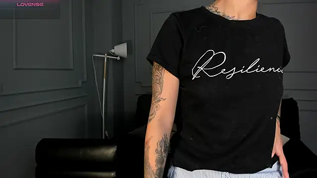 MariaHerrera  online show from November 30, 2025, 5:33 am