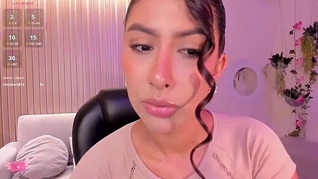 ArianaDumont online show from October 11, 2025, 11:42 am