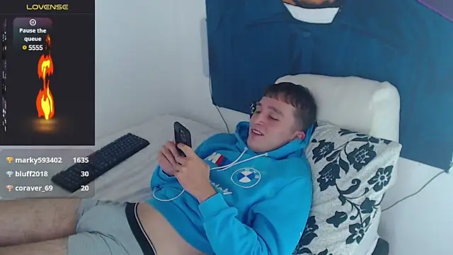 Snapshot of Dylanwhite23_ chatting on January 5, 2025, 9:05 am Dylanwhite23 online show from January 5, 2025, 9:05 am