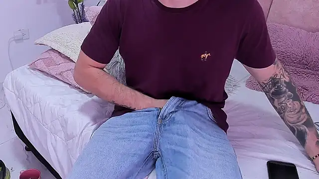 Snapshot of Dylanwhite23_ chatting on February 23, 2025, 7:33 am Dylanwhite23 online show from February 23, 2025, 7:33 am