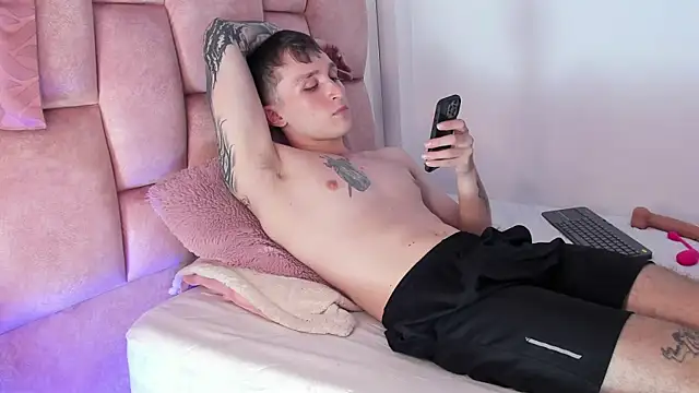 Snapshot of Dylanwhite23_ chatting on March 21, 2025, 6:49 am Dylanwhite23 online show from March 21, 2025, 6:49 am