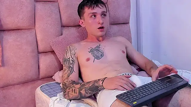 Snapshot of Dylanwhite23_ chatting on March 23, 2025, 4:16 am Dylanwhite23 online show from March 23, 2025, 4:16 am