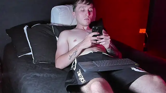 Snapshot of Dylanwhite23_ chatting on September 23, 2025, 9:40 pm Dylanwhite23 online show from September 23, 2025, 9:40 pm