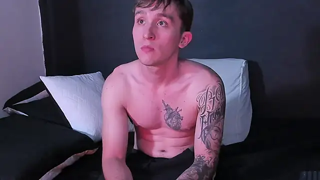 Snapshot of Dylanwhite23_ chatting on October 5, 2025, 8:29 pm Dylanwhite23 online show from October 5, 2025, 8:29 pm