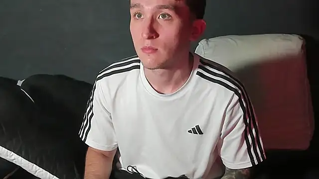 Snapshot of Dylanwhite23_ chatting on October 16, 2025, 5:58 pm Dylanwhite23 online show from October 16, 2025, 5:58 pm