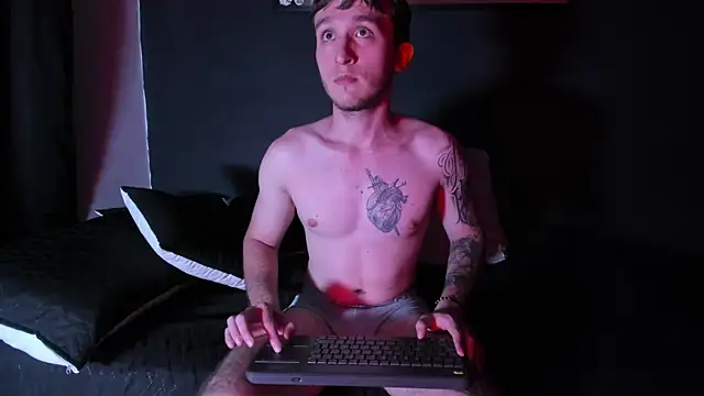 Snapshot of Dylanwhite23_ chatting on October 29, 2025, 8:21 pm Dylanwhite23 online show from October 29, 2025, 8:21 pm