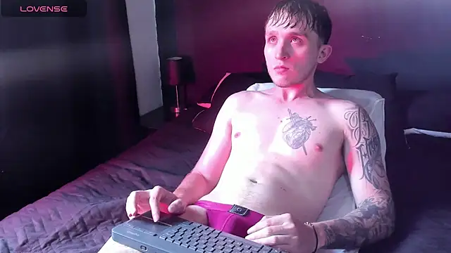 Snapshot of Dylanwhite23_ chatting on December 15, 2025, 5:06 pm Dylanwhite23 online show from December 15, 2025, 5:06 pm