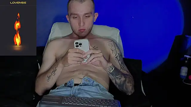 Snapshot of Dylanwhite23_ chatting on February 8, 2026, 11:30 pm Dylanwhite23 online show from February 8, 2026, 11:30 pm