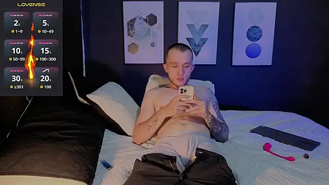 Snapshot of Dylanwhite23_ chatting on February 19, 2026, 3:46 am Dylanwhite23 online show from February 19, 2026, 3:46 am