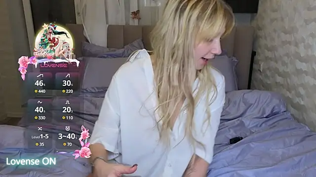 GoodGirl0024 online show from February 13, 2025, 8:13 pm