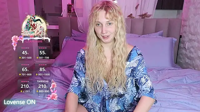 GoodGirl0024 online show from February 23, 2025, 7:49 pm