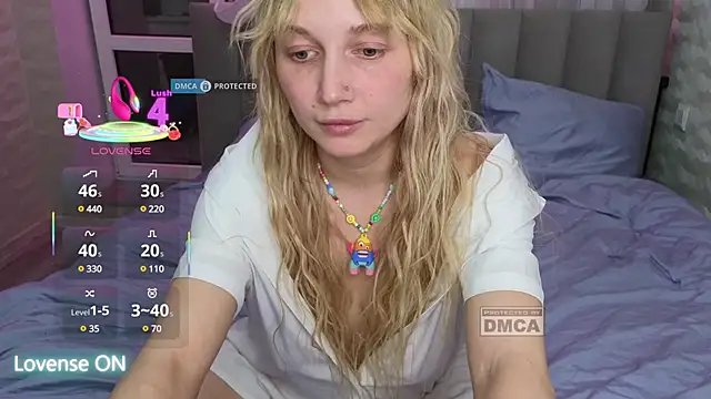 GoodGirl0024 online show from March 14, 2025, 8:28 pm