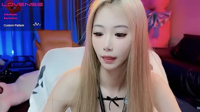 JoooJo  online show from March 21, 2025, 8:08 pm