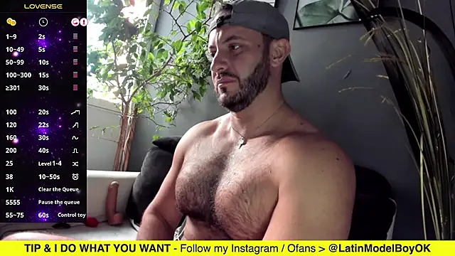 arielenbsas online show from February 22, 2025, 8:42 pm