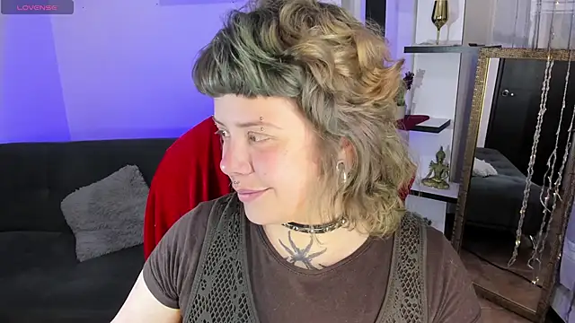 Sabrina scarlett online show from November 16, 2025, 4:51 am