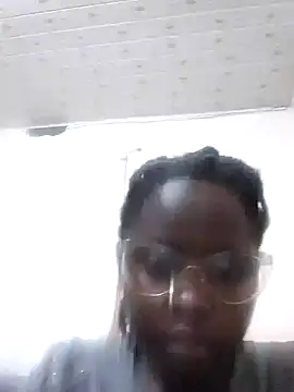 Sweetcecie01 online show from February 3, 2025, 12:36 am