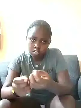 Sweetcecie01 online show from November 12, 2025, 9:25 pm