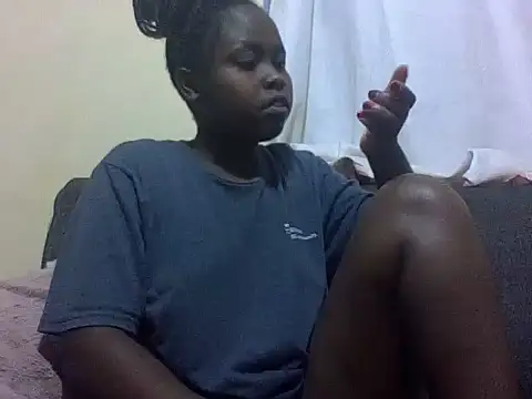 Snapshot of Sweetcecie01 chatting on April 23, 2026, 7:05 pm Sweetcecie01 online show from April 23, 2026, 7:05 pm
