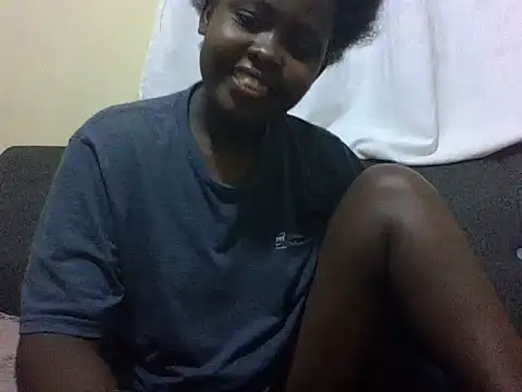 Snapshot of Sweetcecie01 chatting on April 29, 2026, 8:04 pm Sweetcecie01 online show from April 29, 2026, 8:04 pm