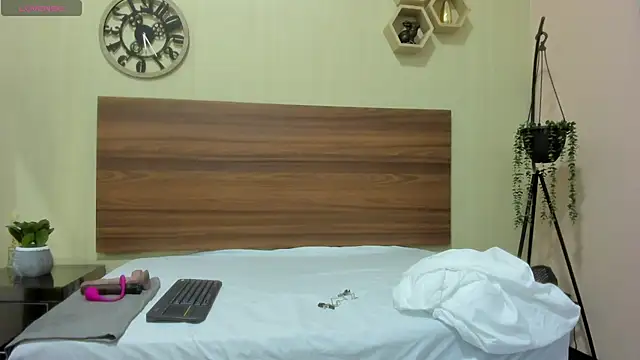 Anastasiapriest online show from December 2, 2025, 11:37 am