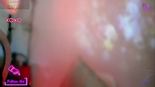 LauGrayJ online show from December 5, 2025, 12:47 pm