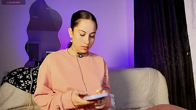 Madeline Dreams online show from September 14, 2025, 9:19 am