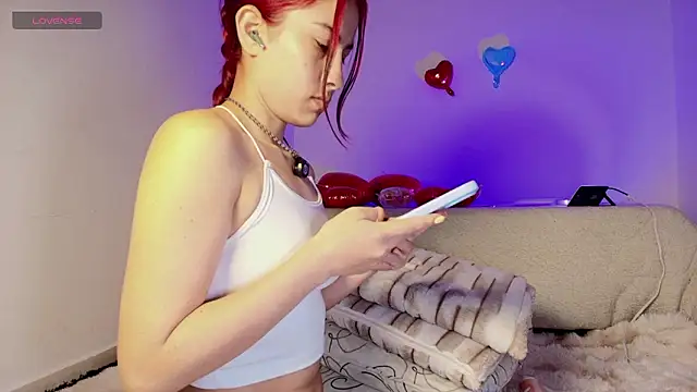 Madeline Dreams online show from March 12, 2026, 3:18 pm