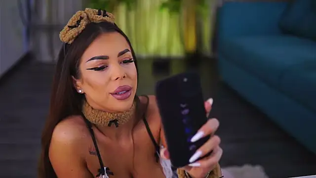 MissKiarra online show from February 27, 2025, 5:02 am