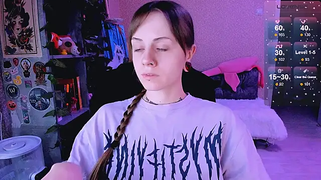 NaniMoore online show from February 6, 2025, 8:56 pm