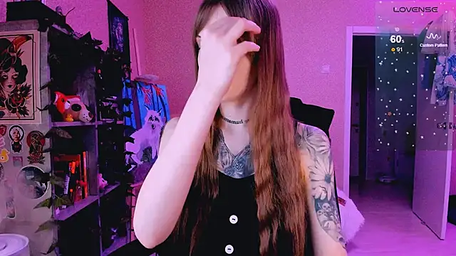 NaniMoore online show from February 26, 2025, 8:22 pm