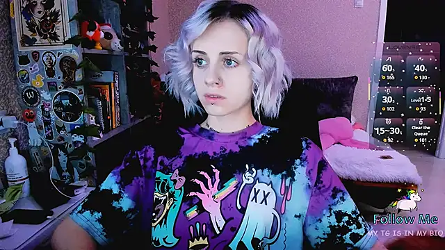 NaniMoore online show from December 3, 2025, 7:56 pm