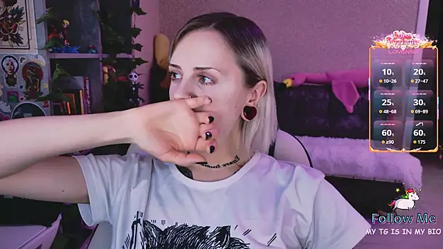 NaniMoore online show from February 16, 2026, 9:00 pm