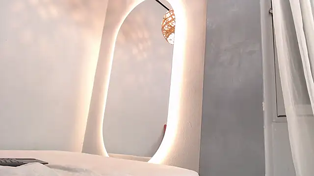 Thayssa ross online show from March 8, 2025, 12:00 am