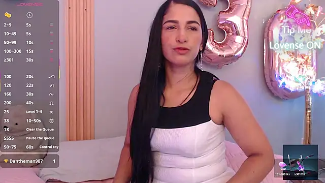 Snapshot of Thayssa_ross chatting on April 30, 2026, 2:56 pm Thayssa ross online show from April 30, 2026, 2:56 pm