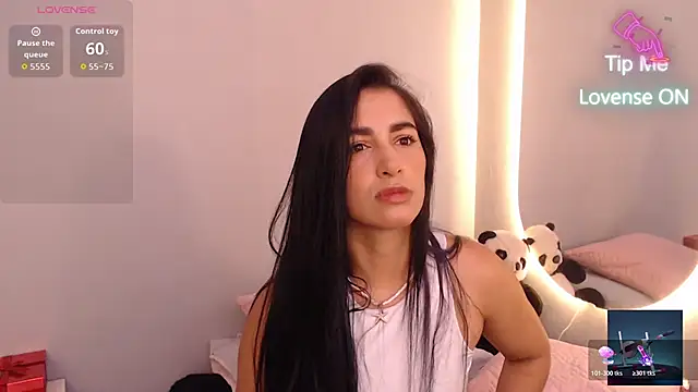 Snapshot of Thayssa_ross chatting on May 26, 2026, 2:46 pm Thayssa ross online show from May 26, 2026, 2:46 pm