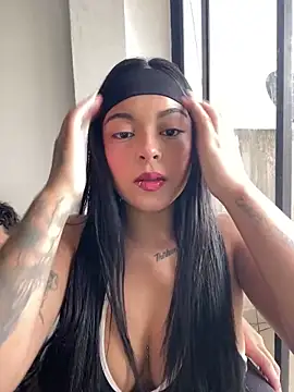 Dulce-diosa online show from February 15, 2026, 8:27 pm