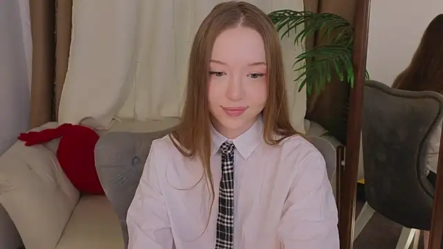 VioletMills online show from February 16, 2025, 9:05 pm