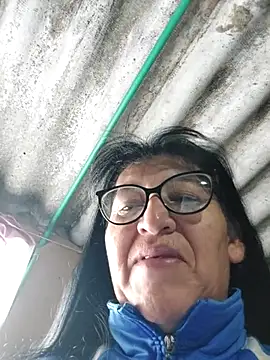 clarita 01 online show from October 27, 2025, 11:47 am