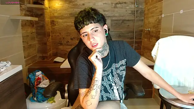 Ethan lennox online show from March 5, 2026, 6:59 pm