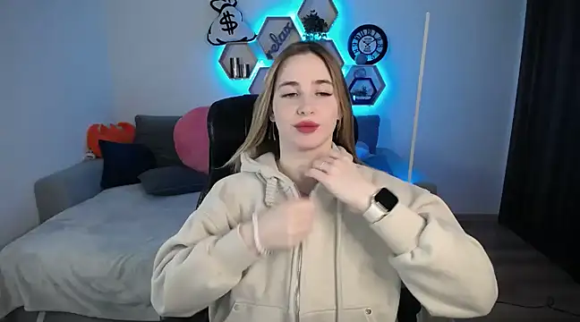 SabrinViolet online show from March 18, 2025, 9:09 am