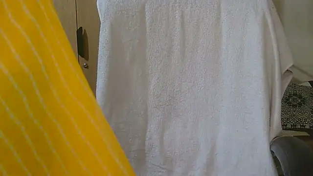 Snapshot of Cute_Ruhi99 chatting on September 25, 2025, 6:39 am Cute Ruhi99 online show from September 25, 2025, 6:39 am