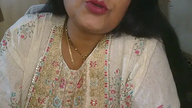 Snapshot of Cute_Ruhi99 chatting on November 23, 2025, 10:04 am Cute Ruhi99 online show from November 23, 2025, 10:04 am