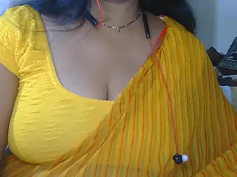 Snapshot of Cute_Ruhi99 chatting on February 5, 2026, 8:52 am Cute Ruhi99 online show from February 5, 2026, 8:52 am