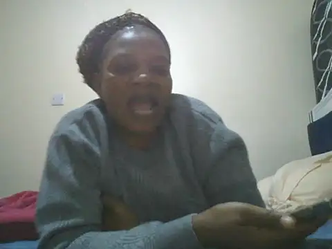 clakemmy250 online show from May 31, 2026, 9:16 pm