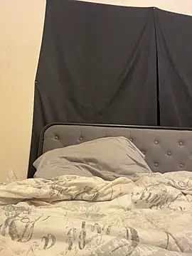 prettlovely14 online show from March 17, 2026, 5:33 am