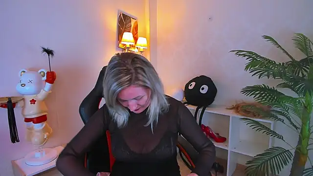 AriFleow online show from October 24, 2025, 11:50 am