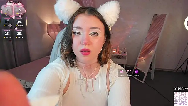 lilly Cherry  online show from November 5, 2025, 11:21 am