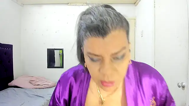 vikyadams online show from October 31, 2025, 3:24 pm